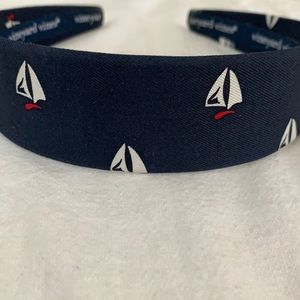 Vineyard Vines Adult headband with sailboats